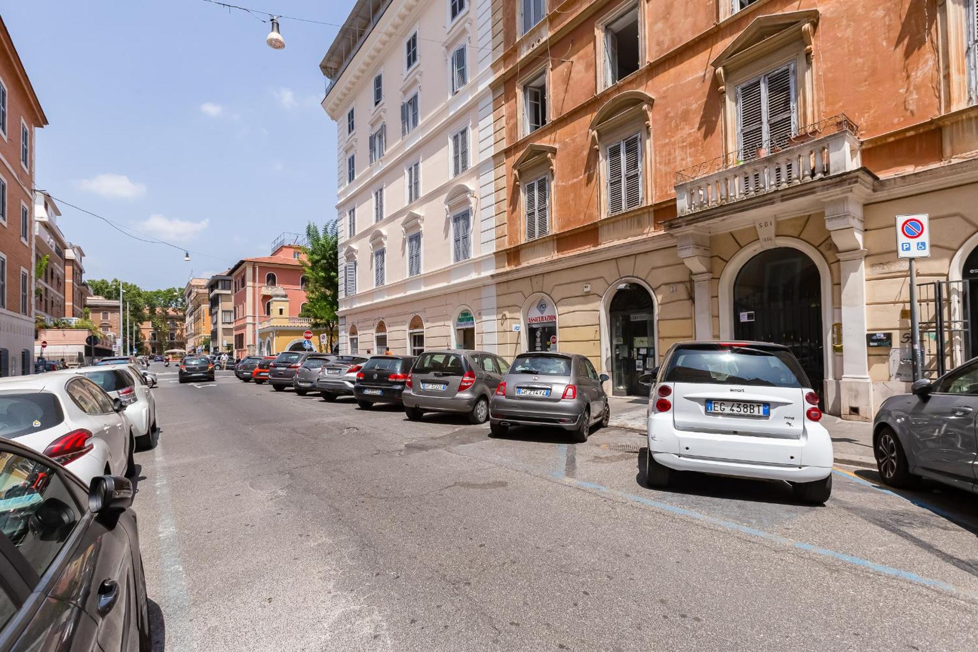 Bmga L Central Holiday House 2Bdr Near Vatican โรม ภายนอก รูปภาพ